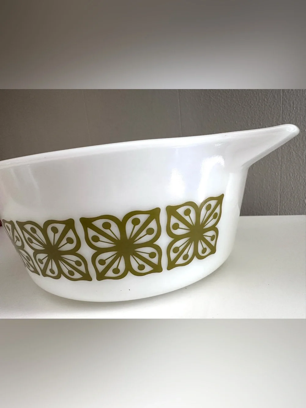 Vintage Pyrex Verde 2.5 Qt. Casserole
